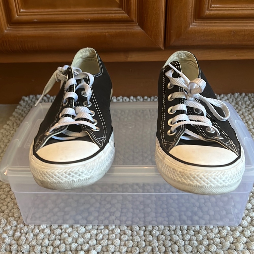 Black converse